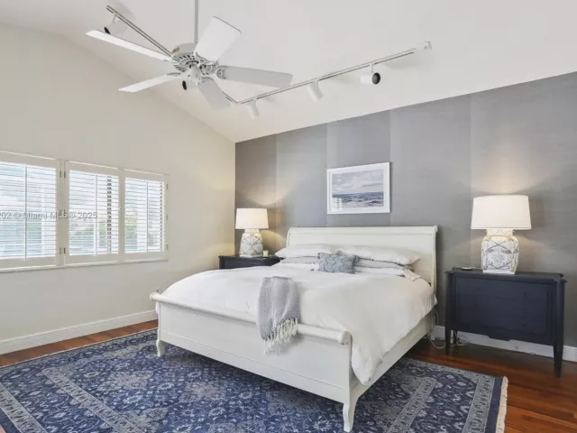 Продажа дома по адресу 13025 SW 108th Ave - фото 6313427