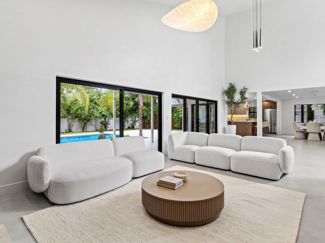 Продажа дома по адресу 2668 NW 41st Street - фото 6279771