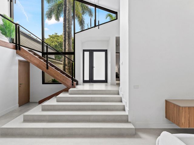 Продажа дома по адресу 2668 NW 41st Street - фото 6279775