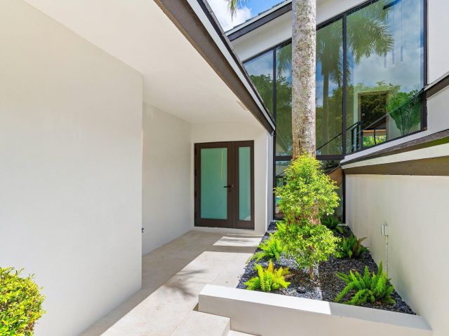 Продажа дома по адресу 2668 NW 41st Street - фото 6363838