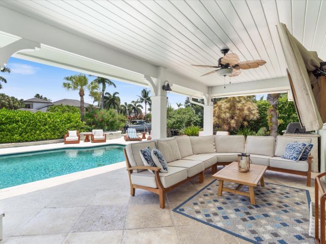 Продажа дома по адресу 830 NE Boca Bay Colony Drive - фото 6318823