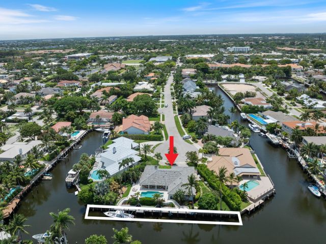 Продажа дома по адресу 830 NE Boca Bay Colony Drive - фото 6318828