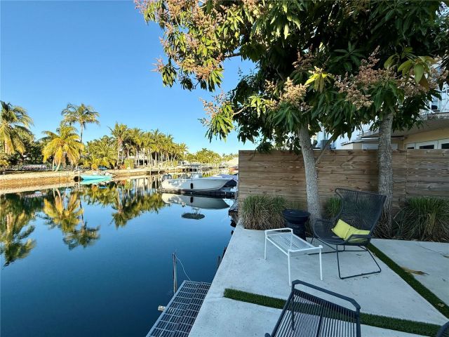 Продажа дома по адресу 1945 NE 123rd St - фото 6279482