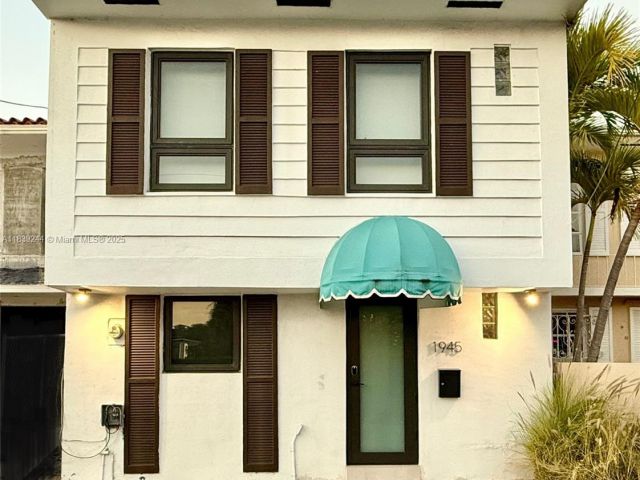 Продажа дома по адресу 1945 NE 123rd St - фото 6279493