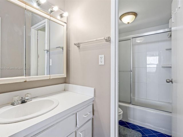 Продажа квартиры #931 - фото 6287529