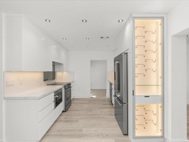 Продажа дома по адресу 257 SW 32nd Rd - фото 6280267