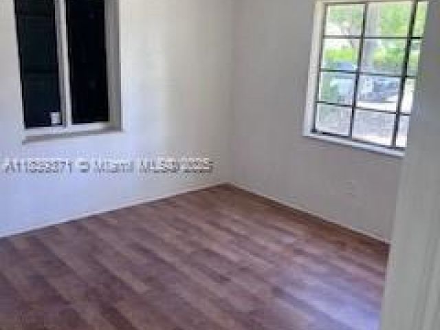 Продажа дома по адресу 511 NE 131st St - фото 6282165