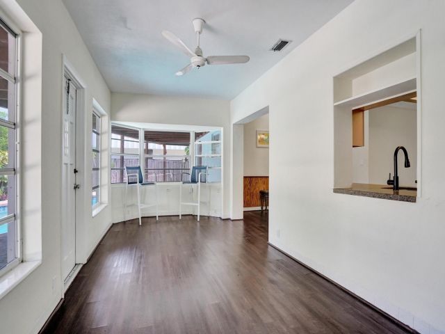 Продажа дома по адресу 1801 NE 23rd Ave - фото 6288833