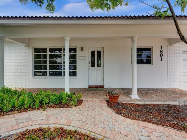 Продажа дома по адресу 1801 NE 23rd Ave - фото 6288839