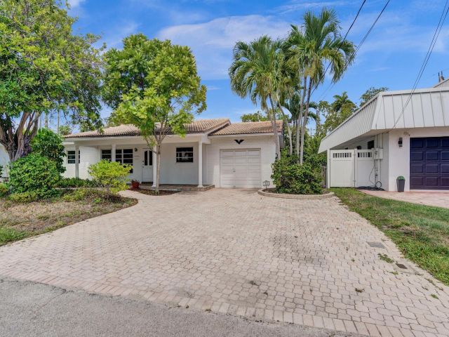 Продажа дома по адресу 1801 NE 23rd Ave - фото 6288840