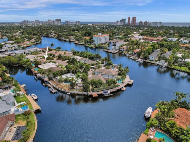 Продажа дома по адресу 1801 NE 23rd Ave - фото 6288841