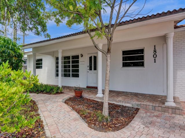 Продажа дома по адресу 1801 NE 23rd Ave - фото 6288844