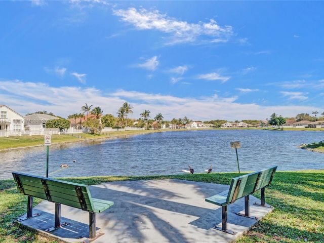 Продажа дома по адресу 4966 SW 33rd Ter - фото 6292435