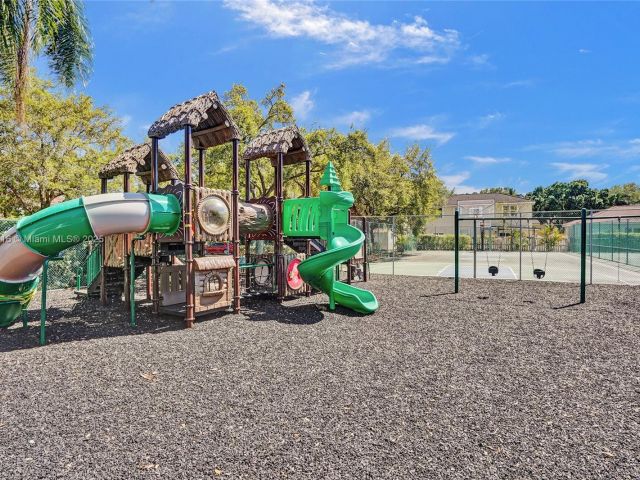 Продажа дома по адресу 4966 SW 33rd Ter - фото 6292438