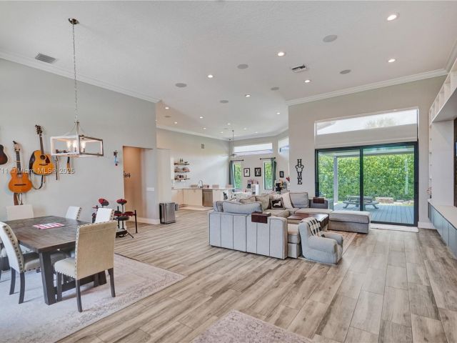 Продажа дома по адресу 17809 Southwick Way - фото 6284121