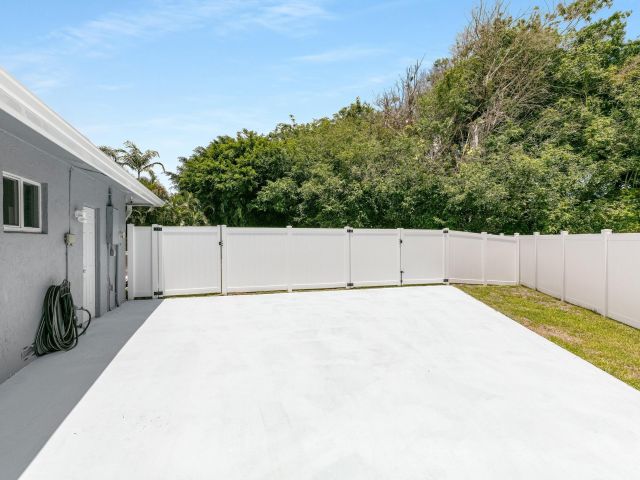 Дом в аренду по адресу 1721 SW 10th Street - фото 6318857