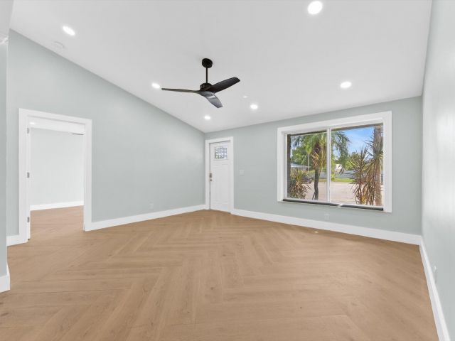 Дом в аренду по адресу 1721 SW 10th Street - фото 6440488