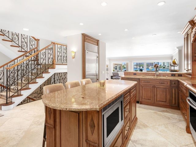 Дом в аренду по адресу 555 S Ocean Boulevard 4 - фото 6318830