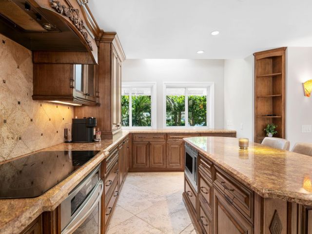 Дом в аренду по адресу 555 S Ocean Boulevard 4 - фото 6318831