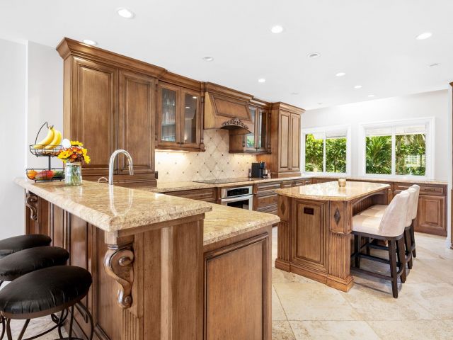 Дом в аренду по адресу 555 S Ocean Boulevard 4 - фото 6318832