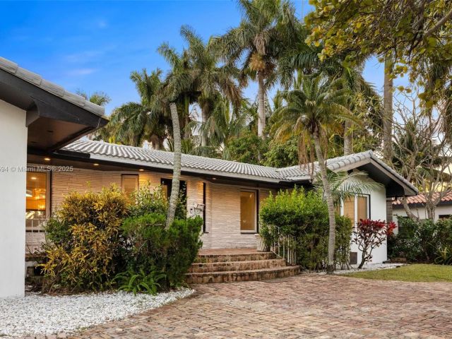 Продажа дома по адресу 1240 Jefferson St - фото 6284476