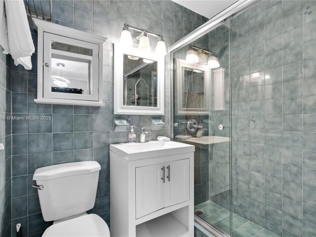 Продажа дома по адресу 1761 SW 14th St - фото 6284918