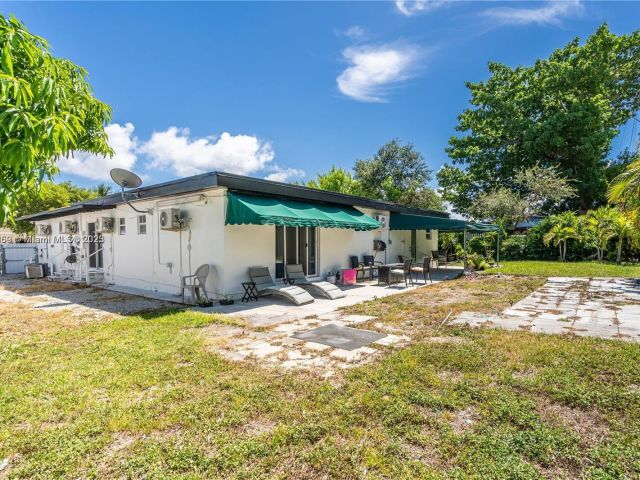 Продажа дома по адресу 1761 SW 14th St - фото 6284932