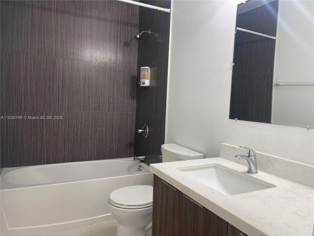 Дом в аренду по адресу 1813 Madison St 6 - фото 6286810