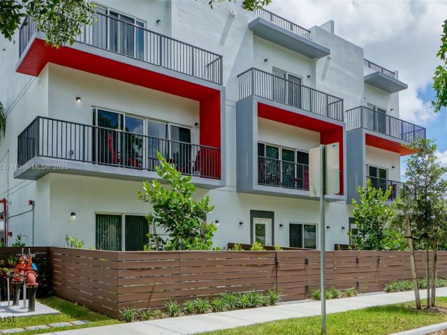 Дом в аренду по адресу 1813 Madison St 6 - фото 6286813