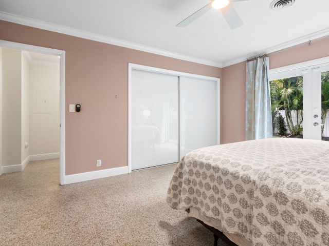 Дом в аренду по адресу 101 NE 11th Street - фото 6316031