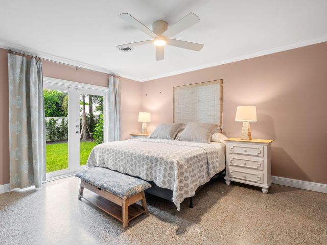 Дом в аренду по адресу 101 NE 11th Street - фото 6316035