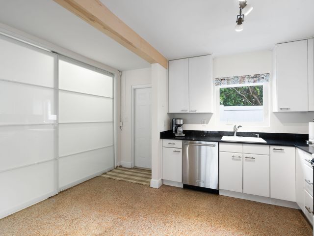 Дом в аренду по адресу 101 NE 11th Street - фото 6316039