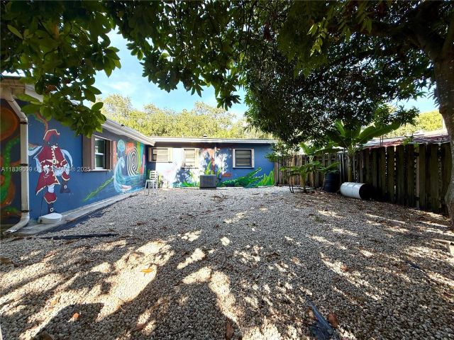 Продажа дома по адресу 2406 N 28th Ave - фото 6293086