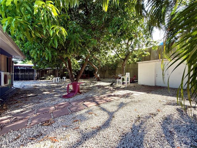 Продажа дома по адресу 2406 N 28th Ave - фото 6293088