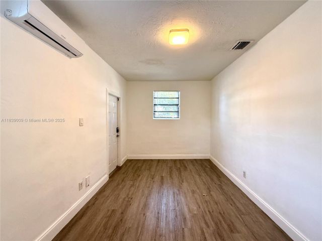 Продажа дома по адресу 2406 N 28th Ave - фото 6293094