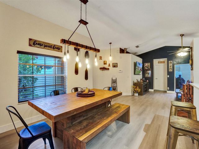 Продажа дома по адресу 895 SW 180th Ter - фото 6287611