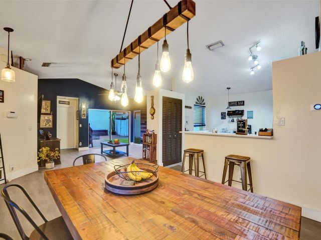 Продажа дома по адресу 895 SW 180th Ter - фото 6287612