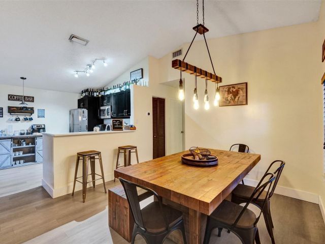 Продажа дома по адресу 895 SW 180th Ter - фото 6287613