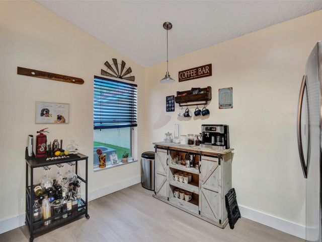 Продажа дома по адресу 895 SW 180th Ter - фото 6287615