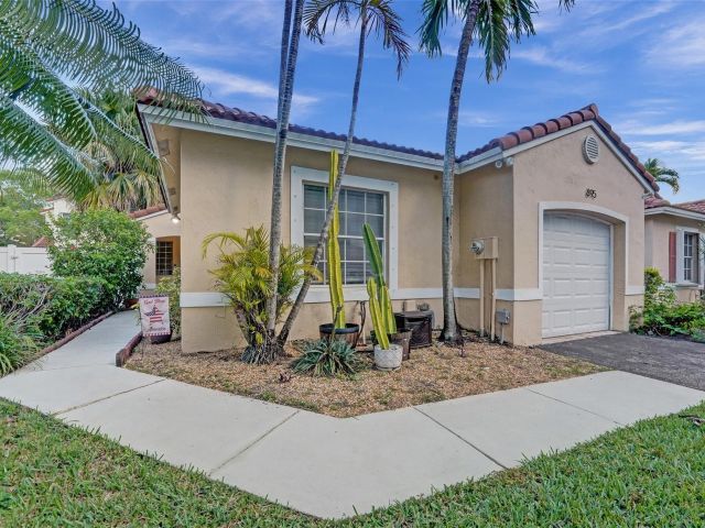 Продажа дома по адресу 895 SW 180th Ter - фото 6287620