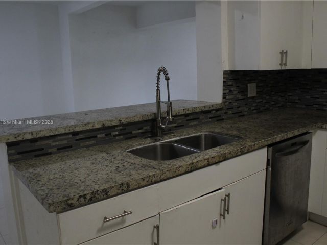 Продажа дома по адресу  - фото 6287554