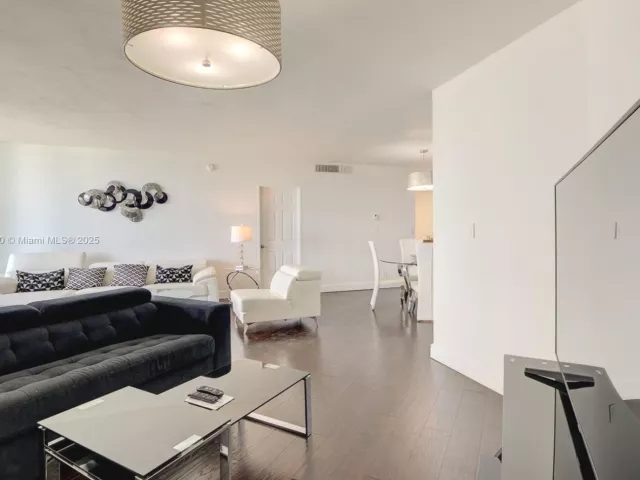 Продажа квартиры #5L - фото 6298610