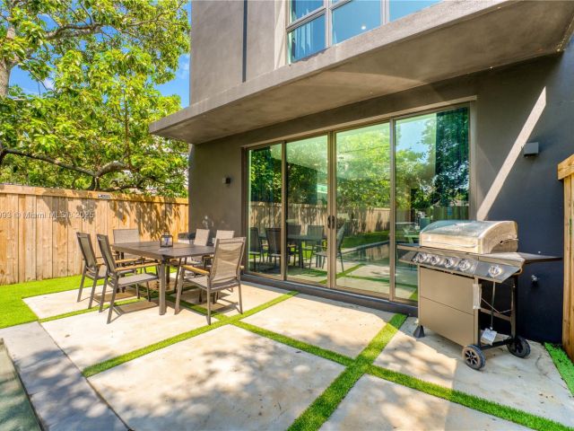 Дом в аренду по адресу 58 NW 52nd St 58 - фото 6289303