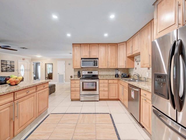 Дом в аренду по адресу 1228 Johnson St - фото 6287570