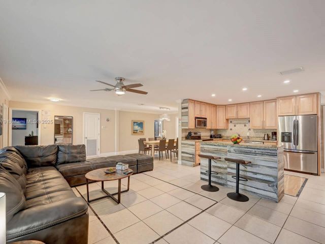 Дом в аренду по адресу 1228 Johnson St - фото 6287574