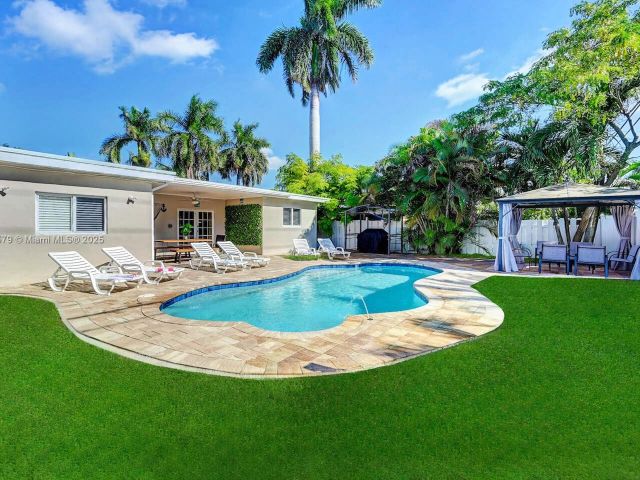 Дом в аренду по адресу 1228 Johnson St - фото 6287579