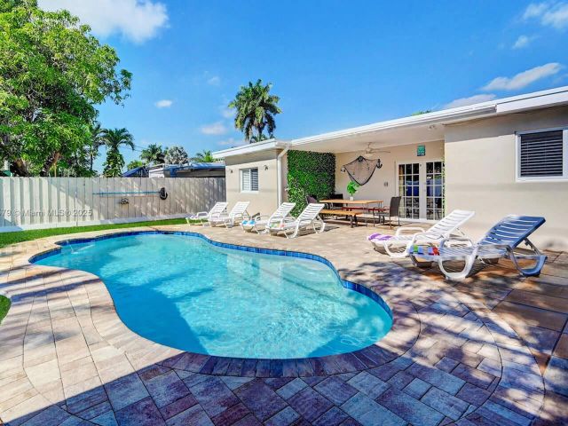 Дом в аренду по адресу 1228 Johnson St - фото 6287581