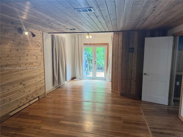 Дом в аренду по адресу 612 SW 11th Ct 612 - фото 6288251