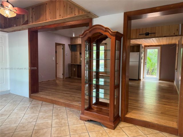 Дом в аренду по адресу 612 SW 11th Ct 612 - фото 6288266