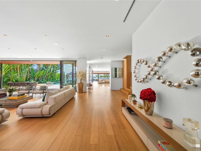 Продажа дома по адресу 126 W San Marino Dr - фото 6296565